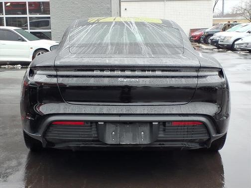 2022 Porsche Taycan Base