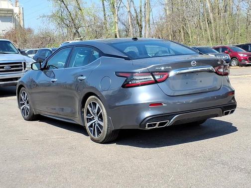 Gun Metallic 2022 Nissan Maxima SL