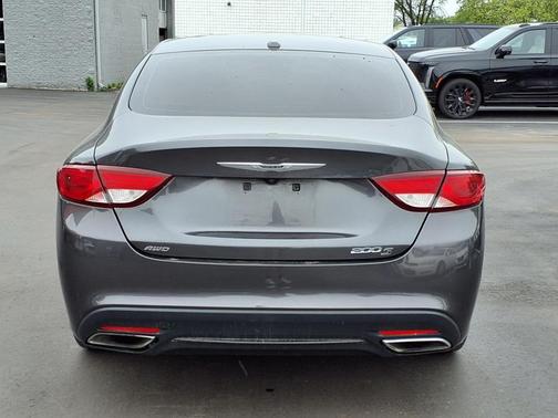 2015 Chrysler 200 S