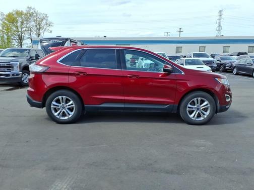 Ruby Red Metallic Tinted Clearcoat 2017 Ford Edge SEL