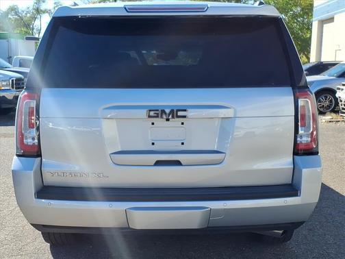 2017 GMC Yukon XL SLT