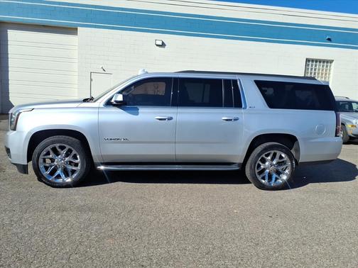 2017 GMC Yukon XL SLT