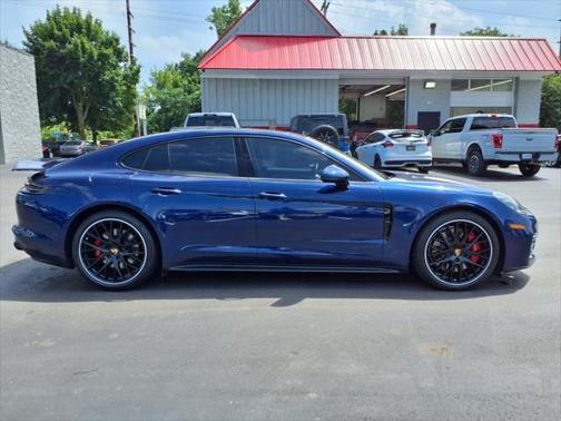 2020 Porsche Panamera GTS