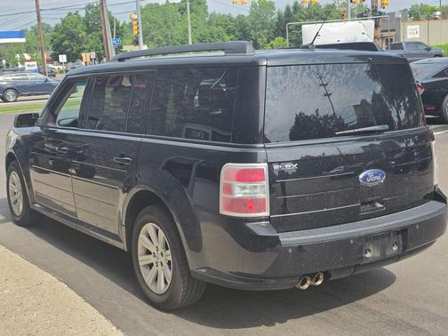 Tuxedo Black 2011 Ford Flex SE