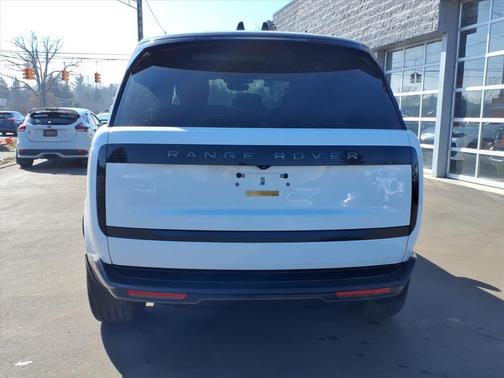 2025 Land Rover Range Rover P400 SE 7 Seat