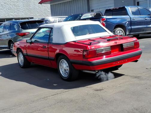 1990 Ford Mustang LX 5.0L Sport