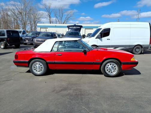 1990 Ford Mustang LX 5.0L Sport