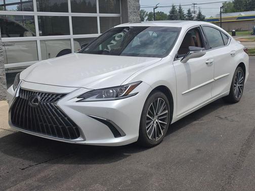 White Pearl 2022 Lexus ES 250 Base