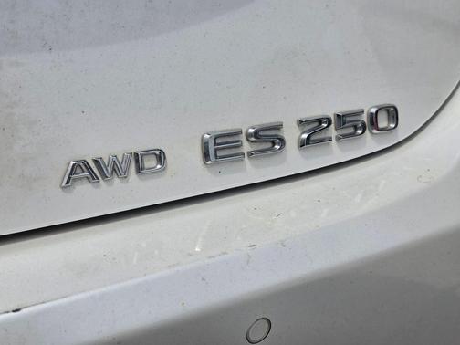 White Pearl 2022 Lexus ES 250 Base