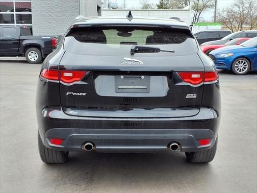 2019 Jaguar F-PACE 25t R-Sport