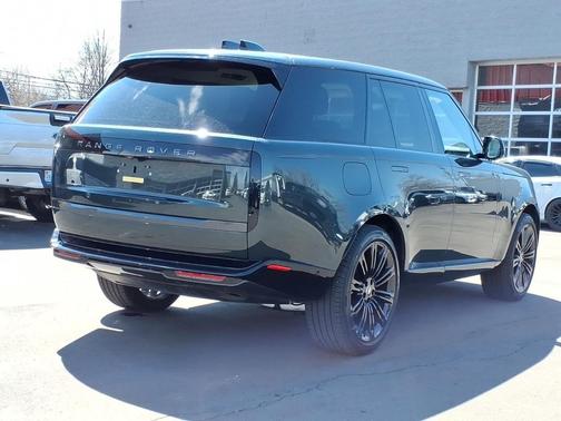 Green 2025 Land Rover Range Rover P400 SE