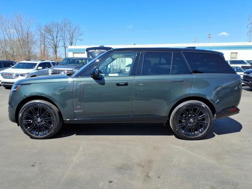 Green 2025 Land Rover Range Rover P400 SE