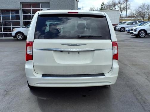 2012 Chrysler Town & Country Touring