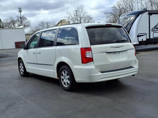 2012 Chrysler Town & Country Touring