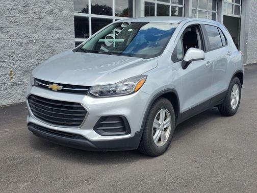 Silver Ice Metallic 2020 Chevrolet Trax LS