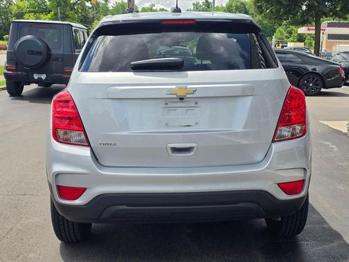 Silver Ice Metallic 2020 Chevrolet Trax LS