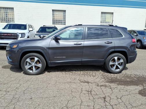 Granite Crystal Metallic Clearcoat 2021 Jeep Cherokee Limited