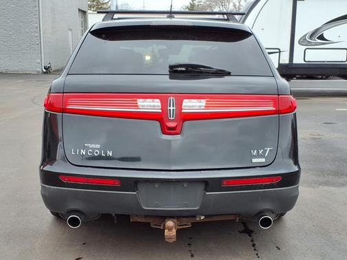 2011 Lincoln MKT Base