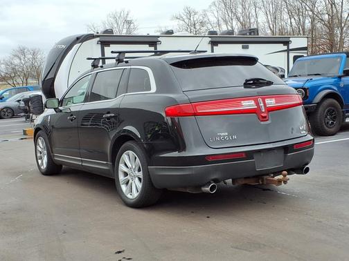 2011 Lincoln MKT Base