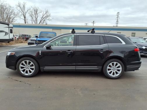 2011 Lincoln MKT Base