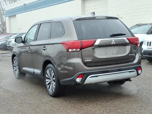 2019 Mitsubishi Outlander SE