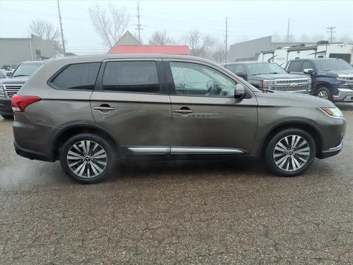 2019 Mitsubishi Outlander SE