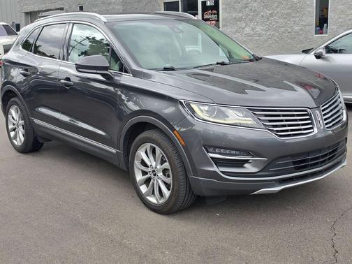 Magnetic Gray Metallic 2017 Lincoln MKC Select