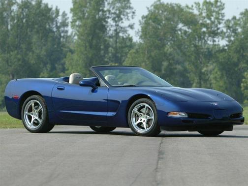 Ricochet Silver Metallic 2004 Chevrolet Corvette Base