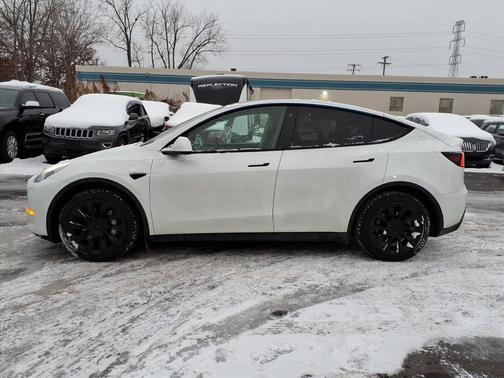 2023 Tesla Model Y Long Range Dual Motor All-Wheel Drive