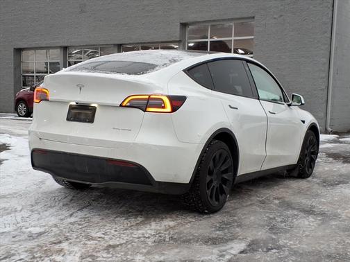 2023 Tesla Model Y Long Range Dual Motor All-Wheel Drive