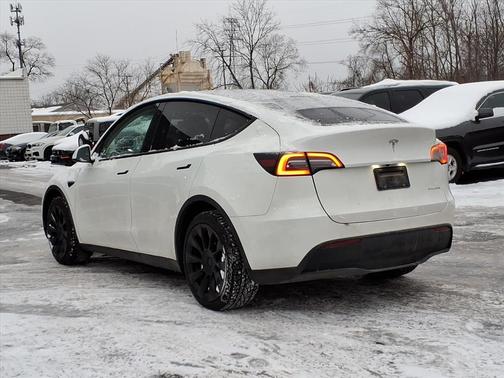 2023 Tesla Model Y Long Range Dual Motor All-Wheel Drive