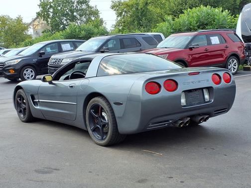 2004 Chevrolet Corvette Base