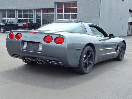 2004 Chevrolet Corvette Base