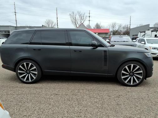 Santorini Black Metallic 2024 Land Rover Range Rover P530 Autobiography