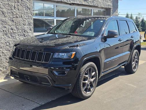 Diamond Black Crystal Pearlcoat 2021 Jeep Grand Cherokee Limited