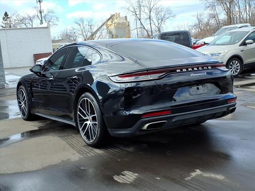2021 Porsche Panamera 