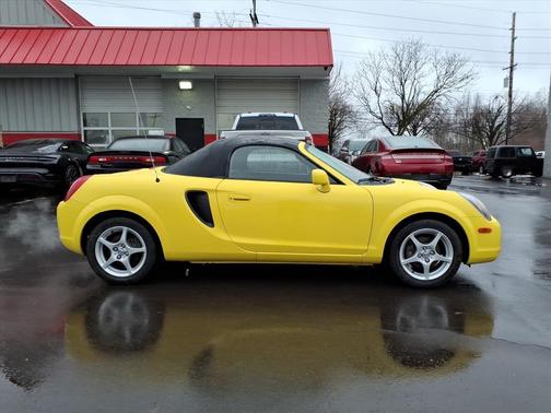 2001 Toyota MR2 Base