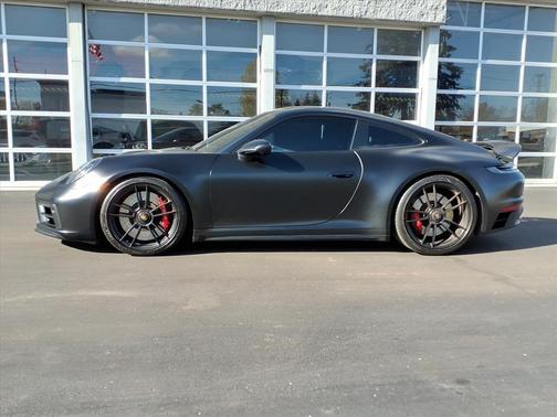 2024 Porsche 911 GTS