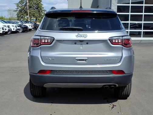 Billet Silver Metallic Clearcoat 2018 Jeep Compass Limited