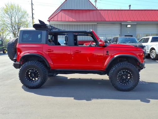 Race Red 2023 Ford Bronco Outer Banks