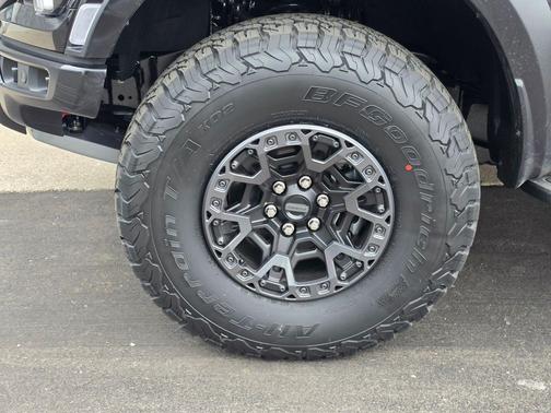 Agate Black Metallic 2026 Ford F-150 Raptor