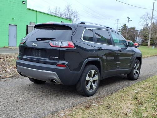Diamond Black Crystal Pearlcoat 2020 Jeep Cherokee Limited