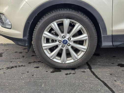 White Gold Metallic 2018 Ford Escape Titanium