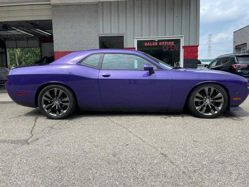 2014 Dodge Challenger SRT8 Core