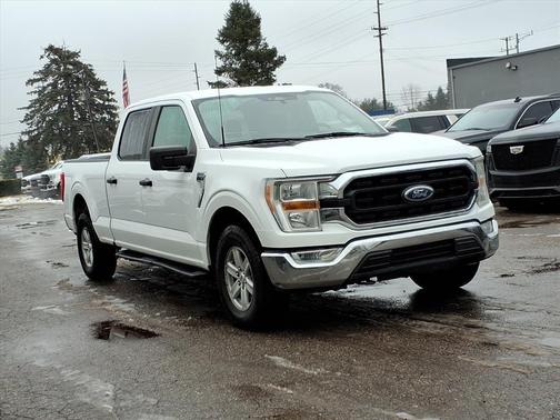 Oxford White 2022 Ford F-150 XLT