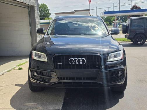 Black 2014 Audi Q5 3.0T Prestige quattro