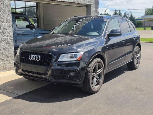 Black 2014 Audi Q5 3.0T Prestige quattro
