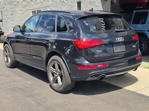 Black 2014 Audi Q5 3.0T Prestige quattro
