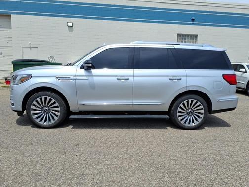 Ingot Silver 2018 Lincoln Navigator Reserve