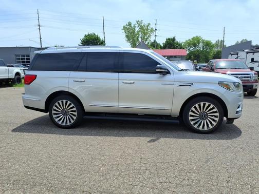 Ingot Silver 2018 Lincoln Navigator Reserve